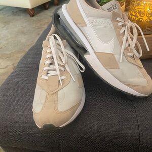 Nike women’s air max retro sneaker